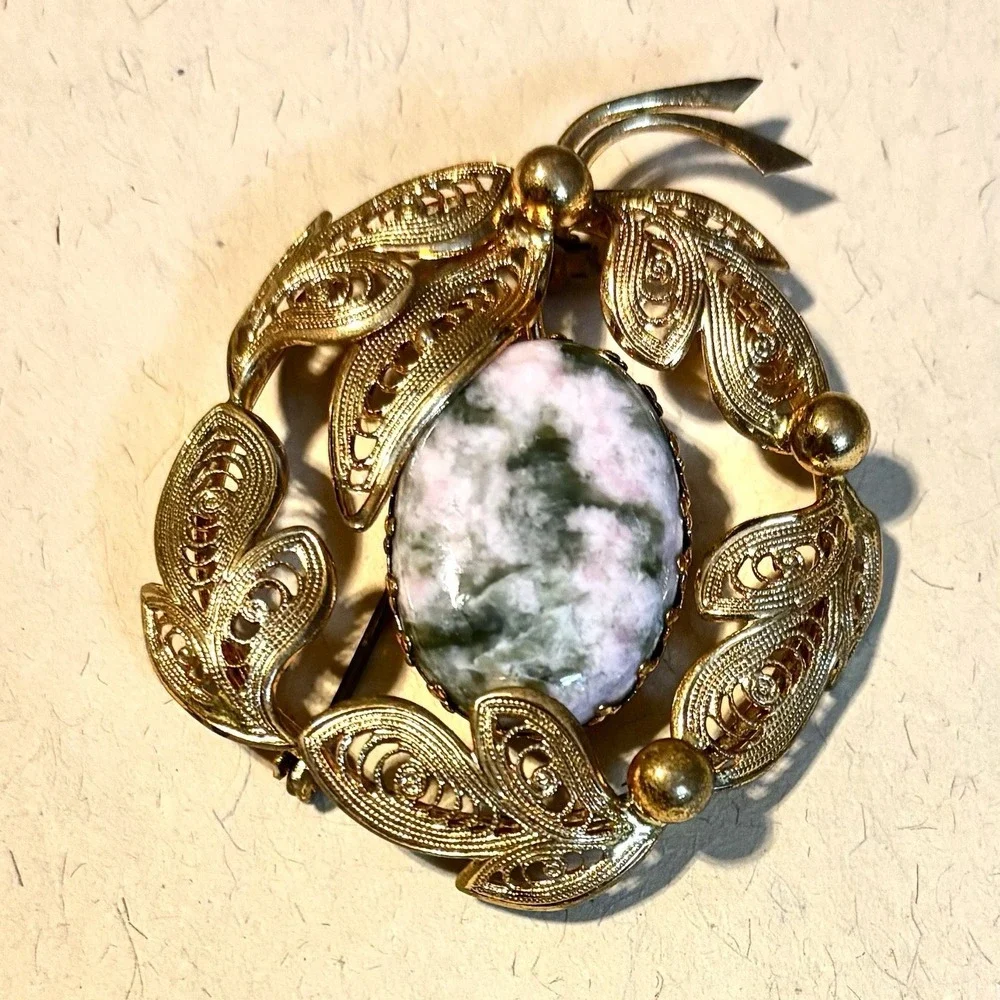 Vintage‎ WESTERN GERMANY gold tone with pink and green agate stone brooch